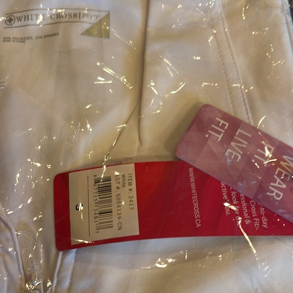 Scrubs / Lab Coat By White Cross. (67) - Picture 3 of 3